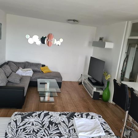 Sehr Schoene Drei Zimmer Deluex Wohnung In Sindelfingen Extérieur photo