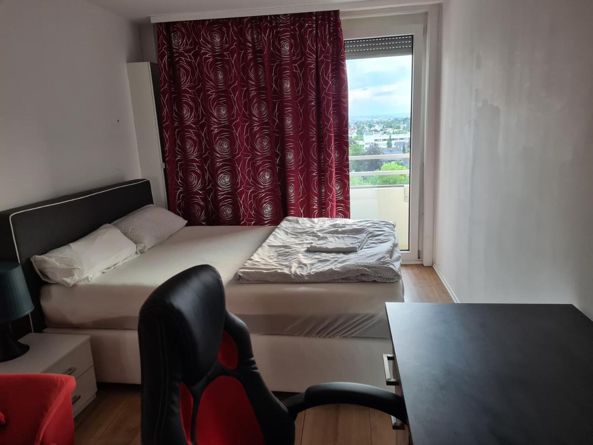 Sehr Schoene Drei Zimmer Deluex Wohnung In Sindelfingen Extérieur photo