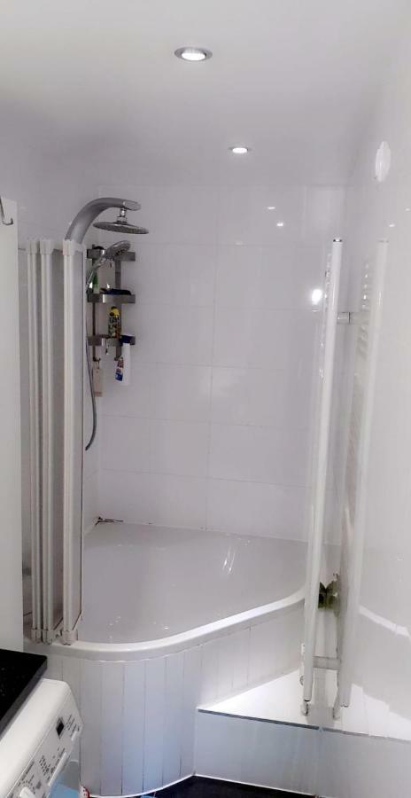 Sehr Schoene Drei Zimmer Deluex Wohnung In Sindelfingen Extérieur photo