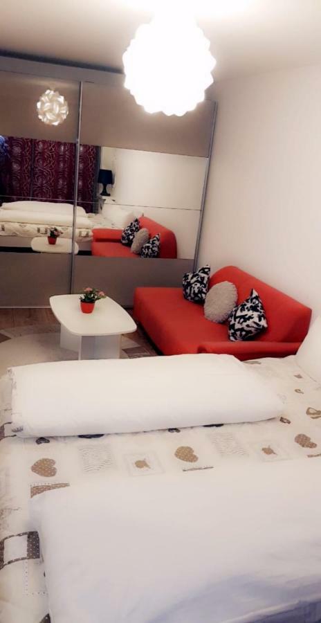 Sehr Schoene Drei Zimmer Deluex Wohnung In Sindelfingen Extérieur photo